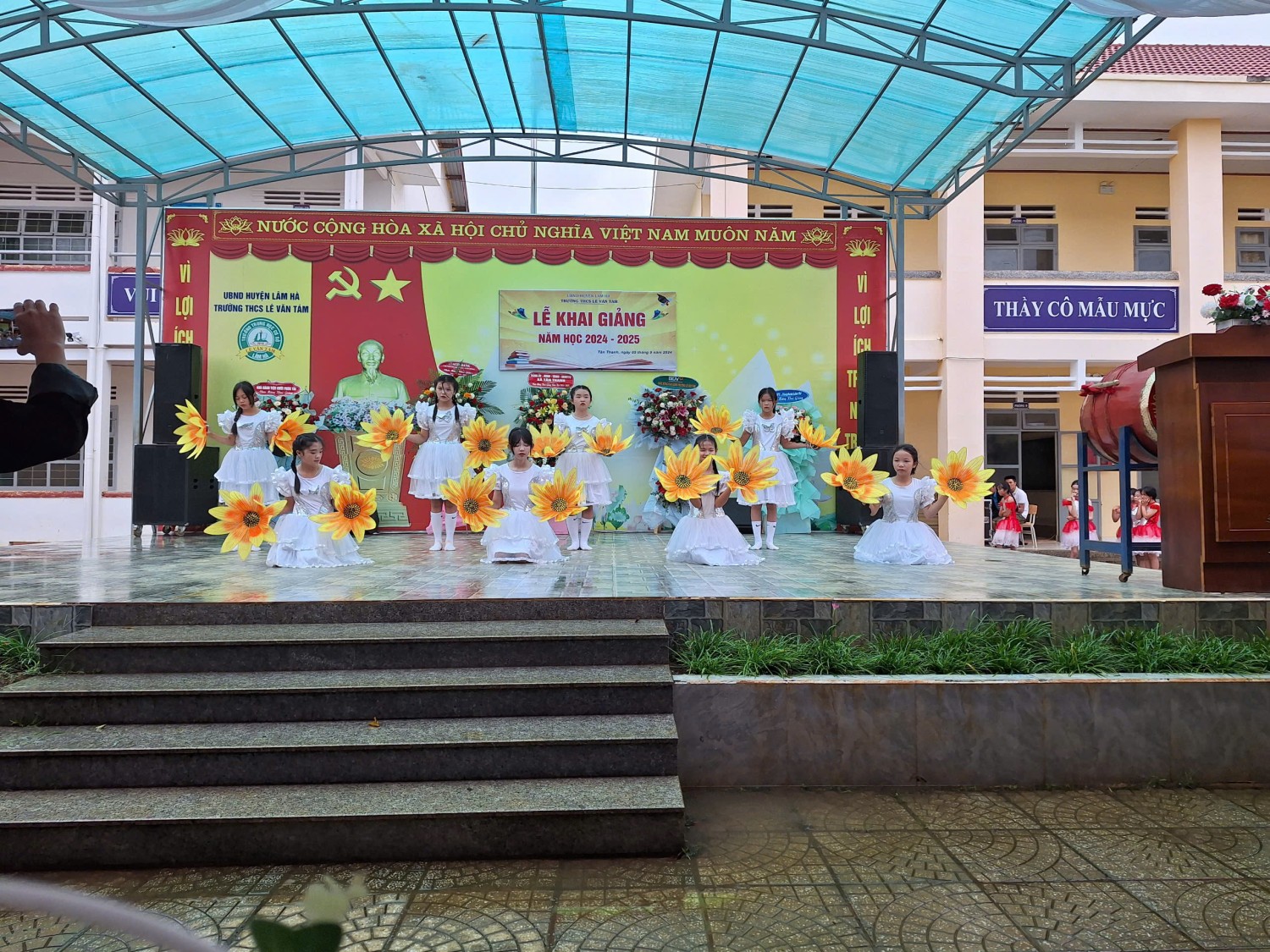 Tiết mục: 'bài học đầu tiên'